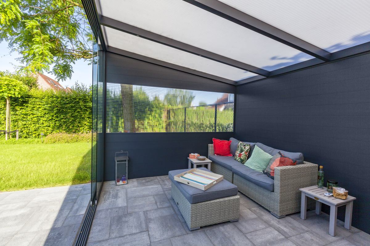 Seitenwand mit Fenster anthrazit Bausatz für DeLuxe Terrassenüberdachung
