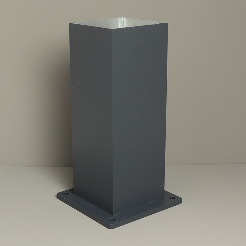 Pfosten-mit-Fussplatte Pfosten viereckig mit Fußplatte 110x110x2500
