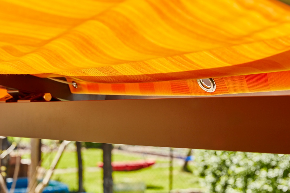 Beschattung_mit_Seilzug_Golden-Crops_orange_7